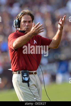 14. September 2013 - College Station, Texas, USA - 14. September 2013: Alabama Crimson Tide Head Coach Nick Saban während des Spiels zwischen der University of Alabama Crimson Tide und der Texas A & M Universität Aggies Kyle Field-Stadion in College Station, Texas. Alabama gewinnt gegen Texas A & M, 49-42. Stockfoto