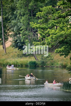 Bootfahren auf dem Wildnis-Festival in Cornbury Park Oxfordshire, Vereinigtes Königreich Stockfoto