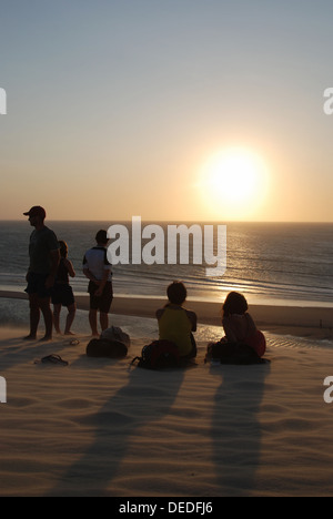 Sonnenuntergang-Beobachter auf der Sonnenuntergang Düne in Jericoacoara, Brasilien Stockfoto