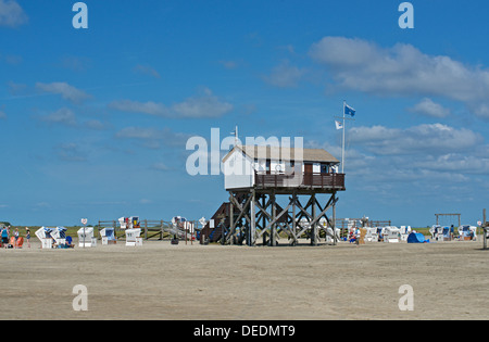 Sankt Peter-Ording, Deutschland, Strandkoerbe Stelzen auf dem Strand Boehl Stockfoto