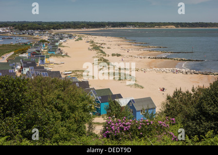 Strandhütten und Sanddünen auf Mudeford Landzunge am Hengistbury Head, Dorset, England, United Kingdom, Europe Stockfoto