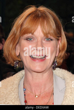 London, UK. 16. September 2013. Samantha Bond nachts Presse für "Barking In Essex" Wyndhams Theatre, London - 16. September 2013 © KEITH MAYHEW/Alamy Live-Nachrichten Stockfoto