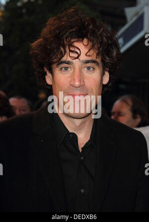 London, UK. 16. September 2013. Stephen Mangan nachts Presse für "Barking In Essex" Wyndhams Theatre, London - 16. September 2013 © KEITH MAYHEW/Alamy Live-Nachrichten Stockfoto