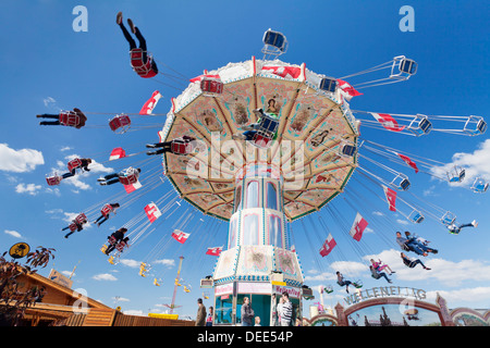 Karussell, Schaukel, Cannstatter Wasen (Volksfest), Stuttgart, Baden-Württemberg, Deutschland, Europa Stockfoto