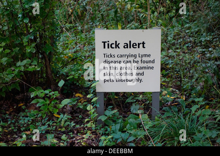 Tick alert Zeichen Stockfoto