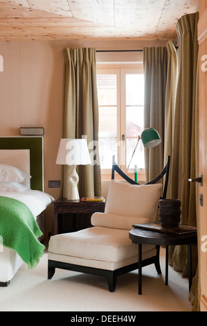 Chalet in Gstaad mit Interior Design von Tino Zervudachi Stockfoto