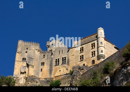 Schlösser Beynac. Ein Blick von Le Capeyrou Campingplatz am Fluss Dordogne Stockfoto