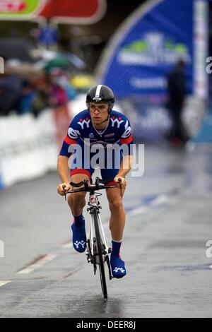 Knowsley, Vereinigtes Königreich. 17. September 2013. Chris Opie während der 10 Meile Zeit Erprobungsphase 3 der Tour of Britain beginnend und endend in Knowsley Safari Park. Bildnachweis: Action Plus Sport Bilder/Alamy Live News Stockfoto