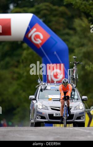 Knowsley, Vereinigtes Königreich. 17. September 2013. Michael Northey während der 10 Meile Zeit Erprobungsphase 3 der Tour of Britain beginnend und endend in Knowsley Safari Park. Bildnachweis: Action Plus Sport Bilder/Alamy Live News Stockfoto