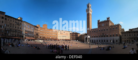 Panoramablick von der Piazza del Campo in Siena, Toskana Stockfoto