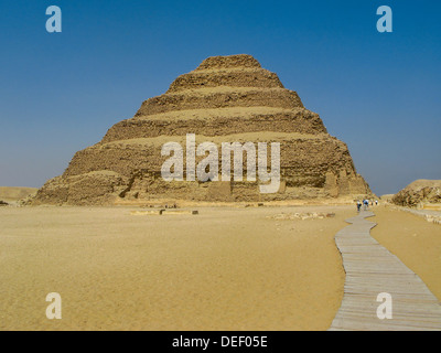 Die Pyramide des Djoser oder Stufenpyramide, wird als weltweit älteste monumentale Bauwerk der fertige Stein identifiziert. Stockfoto