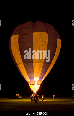 Hot Air Balloon Night glow Stockfoto