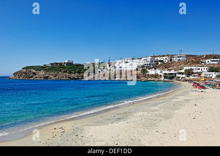 Der Strand von Agios Stefanos in Mykonos, Griechenland Stockfoto