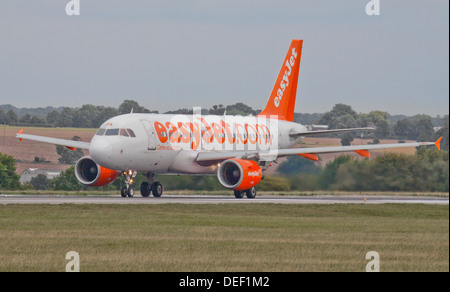 EasyJet Airbus A319 G-EZBA vom Flughafen London-Luton LTN Stockfoto