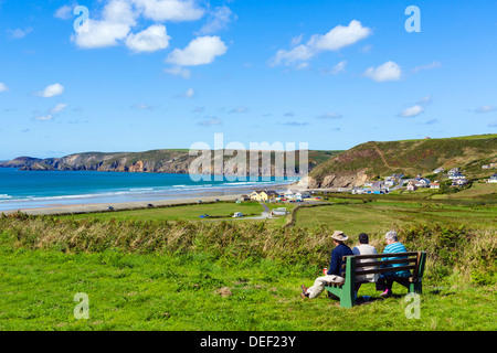 Blick über den Strand von Newgale auf Pembrokeshire Küste, West-Wales, UK Stockfoto