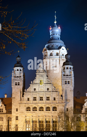 Neues Rathaus in Leipzig bei Nacht Stockfoto