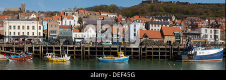 Vertäut Angelboote/Fischerboote im Hafen von Scarborough, North Yorkshire Stockfoto