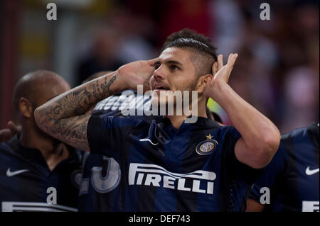 Mauro Icardi (Inter), 14. September 2013 - Fußball / Fußball: Mauro Icardi von Inter feiert nach dem Führungstreffer scoring, während das italienische "Serie A" Spiel zwischen Inter Mailand 1: 1 Juventus im Stadio Giuseppe Meazza in Mailand, Italien. (Foto von Maurizio Borsari/AFLO) Stockfoto