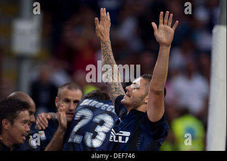 Mauro Icardi (Inter), 14. September 2013 - Fußball / Fußball: Mauro Icardi von Inter feiert nach dem Führungstreffer scoring, während das italienische "Serie A" Spiel zwischen Inter Mailand 1: 1 Juventus im Stadio Giuseppe Meazza in Mailand, Italien. (Foto von Maurizio Borsari/AFLO) Stockfoto