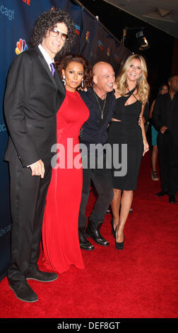 New York, New York, USA. 17. September 2013. HOWARD STERN, MEL B., HOWIE MANDEL und HEIDI KLUM besuchen den roten Teppich für "America es Got Talent" in der Radio City Music Hall statt. Nancy Kaszerman/ZUMAPRESS.com/Alamy © Live-Nachrichten Stockfoto