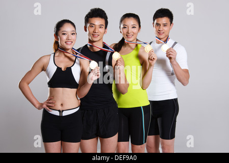 Gruppe junger Sportler Stockfoto