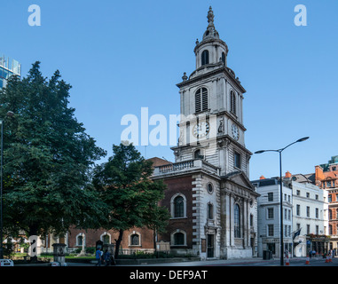 LONDON, Vereinigtes Königreich - 26. AUGUST 2013: Church of St Botolph without Bishopsgate in Liverpool Street in der City of London Stockfoto