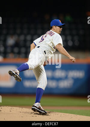 Daisuke Matsuzaka (Mets), 14. September 2013 - MLB: Daisuke Matsuzaka der New York Mets Stellplätze während des zweiten Spiels ein Major League Baseball Doubleheader gegen die Miami Marlins im Citi Field Stadium in Flushing, New York, Vereinigte Staaten. (Foto: AFLO) Stockfoto