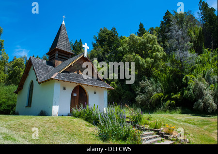 Kleine Kapelle im Nationalpark Los Alerces, Chubut, Patagonien, Argentinien, Südamerika Stockfoto