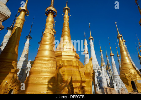 1045 Stupas Shwe Inn Thein Tempel Inn Dein Dorf, Inle-See, Shan State in Myanmar (Burma), Asien Stockfoto