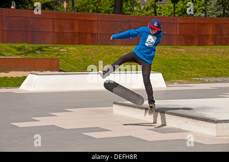Skater, 13, skate-Park am Suedbruecke, Kap 686, Köln, Rheinland, Nordrhein-Westfalen, Deutschland Stockfoto
