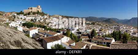 Renaissance-Schloss und weißes Dorf, Velez Blanco, Almeria, Andalusien, Spanien, Europa Stockfoto