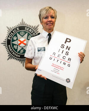 Belfast, Nordirland. 18. September 2013 - DCC Judith Gillespie startet 2014/15 PSNI Recruitment Kampagne Credit: Stephen Barnes/Alamy Live News Stockfoto