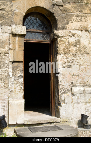 Tür, Saint Laurences 10. Jahrhundert sächsischen Kirche, Bradford on Avon, Wiltshire, England. Stockfoto