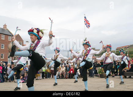 Morris Tänzer am Folk Woche Whitby, Yorkshire, England, UK Stockfoto