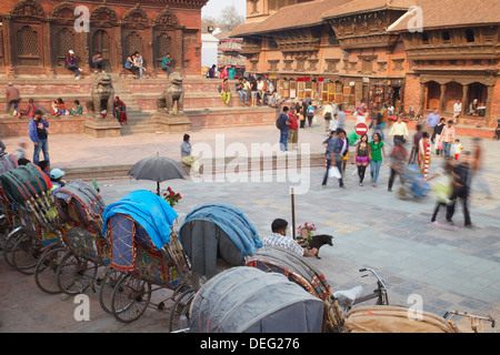Rikschas in Durbar Square, UNESCO-Weltkulturerbe, Kathmandu, Nepal, Asien Stockfoto