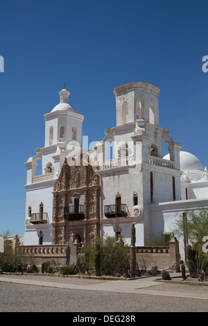 San Xavier del Bac Mission, National Historic Landmark Tohono O' odham San Xavier Indian Reservation, Arizona, USA Stockfoto