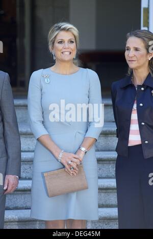 Madrid, Spanien. 18. September 2013. König Juan Carlos von Spanien, Königin Sofia von Spanien, Prinz Felipe von Spanien, Prinzessin Letizia von Spanien, Infantin Elena von Spanien treffen, König Willem-Alexander und Maxima der Königin im Zarzuela-Palast bei ihrem Besuch in Spanien am 18. September 2013 in Madrid Credit: Jack Abuin/ZUMAPRESS.com/Alamy Live News Stockfoto