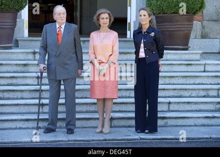 Madrid, Spanien. 18. September 2013. König Juan Carlos von Spanien, Königin Sofia von Spanien, Prinz Felipe von Spanien, Prinzessin Letizia von Spanien, Infantin Elena von Spanien treffen, König Willem-Alexander und Maxima der Königin im Zarzuela-Palast bei ihrem Besuch in Spanien am 18. September 2013 in Madrid Credit: Jack Abuin/ZUMAPRESS.com/Alamy Live News Stockfoto