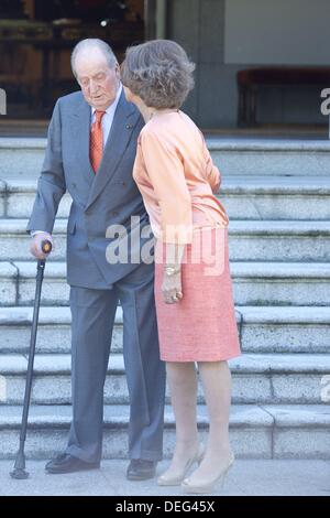 Madrid, Spanien. 18. September 2013. König Juan Carlos von Spanien, Königin Sofia von Spanien, Prinz Felipe von Spanien, Prinzessin Letizia von Spanien, Infantin Elena von Spanien treffen, König Willem-Alexander und Maxima der Königin im Zarzuela-Palast bei ihrem Besuch in Spanien am 18. September 2013 in Madrid Credit: Jack Abuin/ZUMAPRESS.com/Alamy Live News Stockfoto