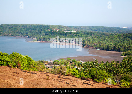 Vogelperspektive Blick auf ein Meer aus dem Fort Chapora Fort, Vagator Beach, Vagator, Bardez, Nord-Goa, Goa, Indien Stockfoto