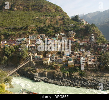 Devaprayag (Deoprayag), heilige Stätte am oberen Ganges River, Garwhal Himalaya, Uttarakhand, Indien, Asien Stockfoto