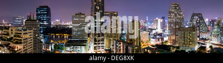 Panoramablick auf Bangkok bei Nacht von Rembrandt Hotel und Towers, 18 Sukhumvit, Bangkok, Thailand, Südostasien, Asien Stockfoto