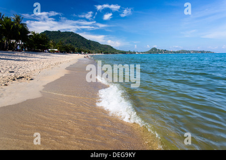 Wellen am Lamai Beach an der Südküste von Koh Samui, Thailand, Südostasien, Ostasien Stockfoto