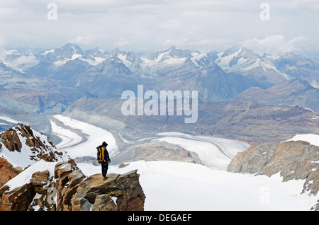 Bergsteiger auf Monte Rosa Duforspitze 4634m, höchste Gipfel in der Schweiz, Zermatt, Valais, Schweizer Alpen, Schweiz, Europa Stockfoto