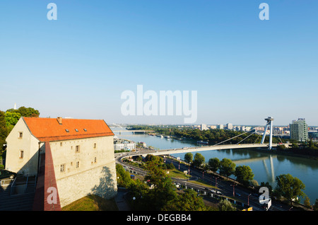 Zeigen Sie auf der Donau von Burg Bratislava, Bratislava, Slowakei, Europa an Stockfoto