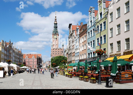 Historische Altstadt von Danzig mit dem Rathaus am langen Markt. Stockfoto