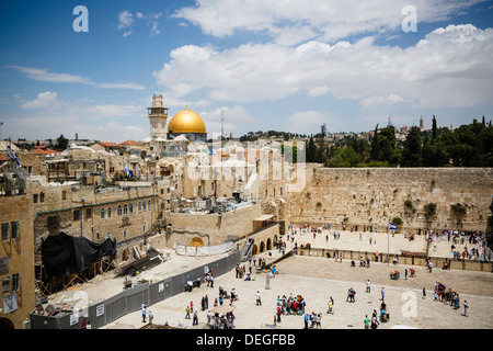 Blick über die Westmauer (Klagemauer) und die Kuppel des Rock-Moschee, Jerusalem, Israel, Nahost Stockfoto