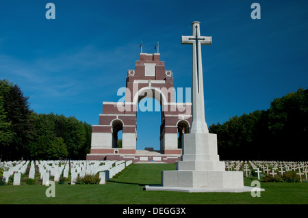 Kreuz des Opfers, Thiepval-Denkmal, Missing, Friedhof der französischen und britischen unbekannte Soldaten, Somme, Frankreich Stockfoto