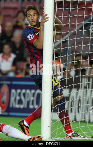 Barcelona, Spanien. 18. September 2013. UEFA Champions League Spieltag 1 Gruppenbild H zeigen Neymar Jr in Aktion beim Spiel zwischen FC Barcelona gegen AFC Ajax im Camp Nou Credit: Action Plus Sport Bilder/Alamy Live News Stockfoto