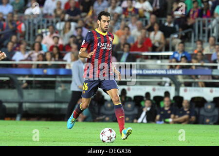 Barcelona, Spanien. 18. September 2013. UEFA Champions League Spieltag 1 Gruppenbild H zeigen Sergio Busquets in Aktion beim Spiel zwischen FC Barcelona gegen AFC Ajax im Camp Nou Credit: Action Plus Sport Bilder/Alamy Live News Stockfoto